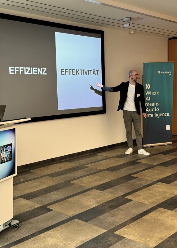 Warum Effizienzsteigerung nicht zu Innovationen führen kann, erklärte Frank Eilers in seiner motivierenden Keynote zum beschwingten Abschluss des Veranstaltungstages. - © Fraunhofer-Institut für Digitale Medientechnologie IDMT