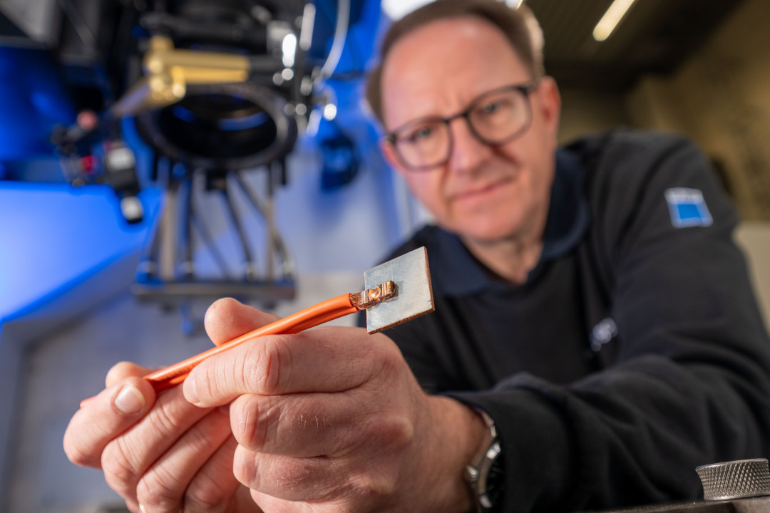 Die neue Laserlösung von Trumpf sorgt für effizientere Spannungsverteiler in Elektroautos. - © Trumpf