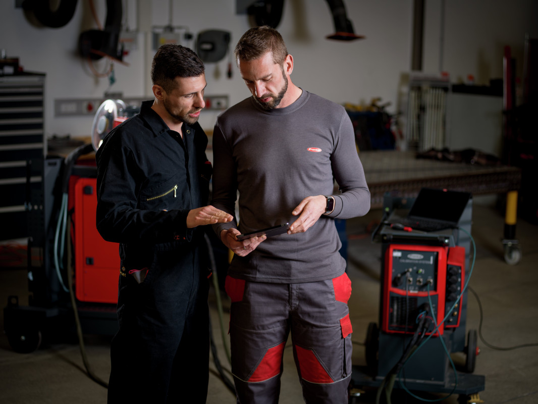 Fronius bietet neben Schweißtechnik auch Service- und Supportleistungen an. - © Fronius International GmbH