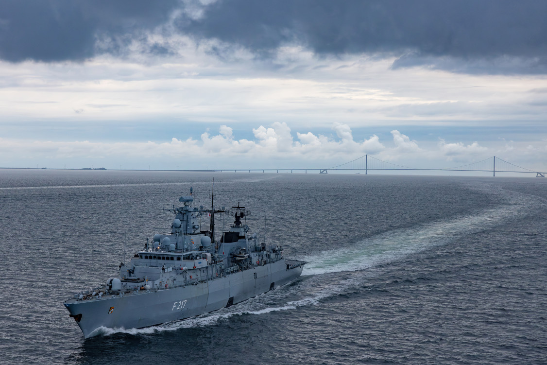 Für spezifische Anwendungen in Marine und  Luftfahrt sind nichtmagnetische Edelstähle von großer  Bedeutung. - © Bundeswehr/Rolf Klatt