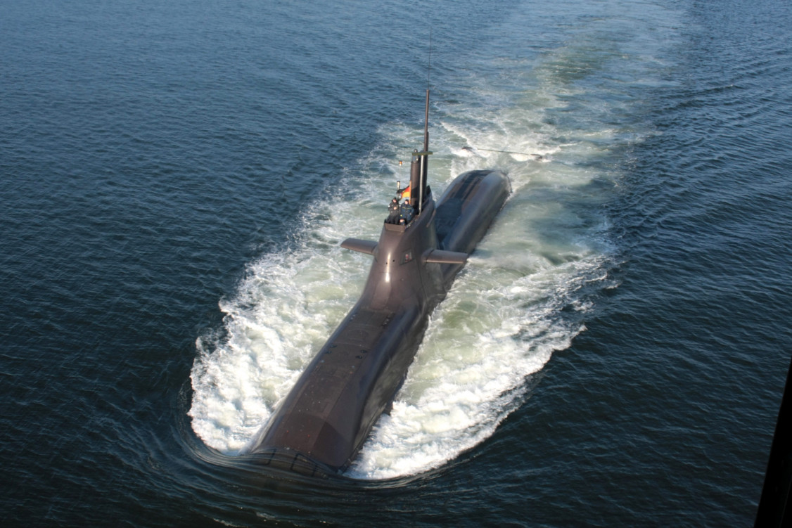 Beim modernsten U-Boot der Deutschen Marine,  dem 212 A, bestehen die Treibstoff- oder  Kühlwasserleitungen sowie die Druckkörper des nicht  atomaren Antriebs aus Edelstahl Rostfrei. - © Bundeswehr/Schönbrodt