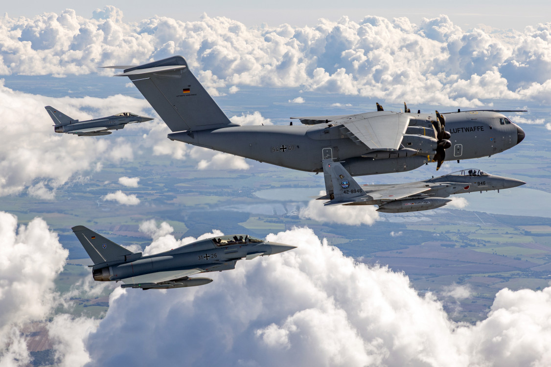 Hochwertige Lösungen aus Edelstahl Rostfrei  werden für militärische Einrichtungen, Fahrzeuge und  Präzisionskomponenten eingesetzt. - © Bundeswehr/Christian Timmig