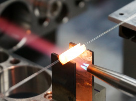 Faseroptische Komponenten basierend auf Spezialfasern, wie so genannten Triple-Clad-Fasern, ermöglichen die Herstellung optimierter Lasersysteme für den Wellenlängenbereich von 2 µm.