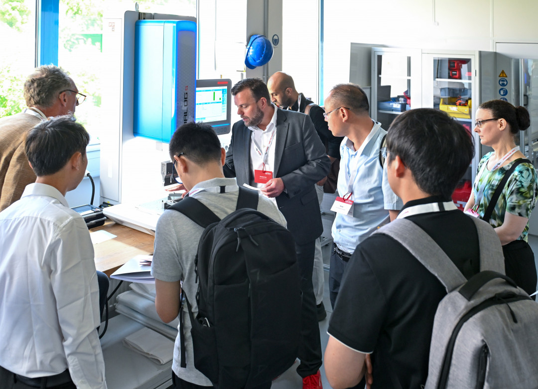 Gemeinsam zu mehr Innovation: Für die rund 200 Teilnehmenden der Ultrasonic Tech Days stand der Austausch und die Zusammenarbeit im Vordergrund. - © Herrmann Ultraschalltechnik GmbH & Co. KG