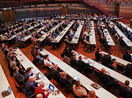 Vom 22. bis 24. April 2026 fand in Aachen der AKL’26 - International Laser Technology Congress statt. Dort informierten mehr als 90 Vortragende die 544 Fachleute über den aktuellen Stand der industriellen Lasertechnik.