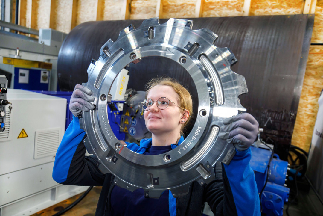 Montage in der Miba Automation Systems - © Wakolbinger/Miba AG