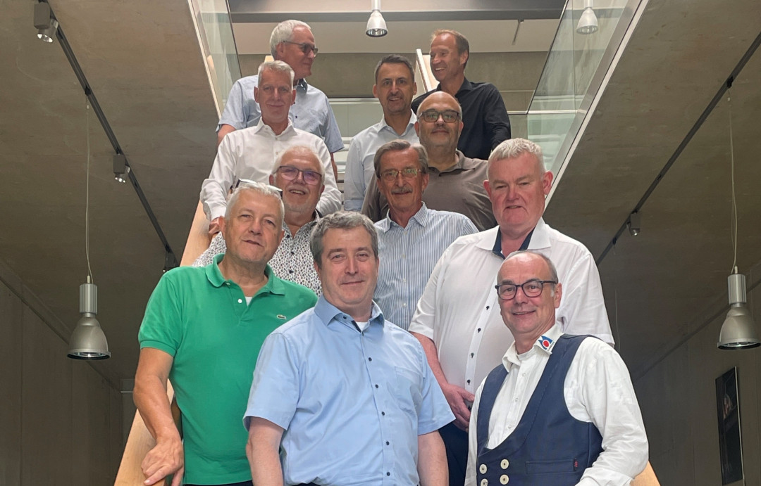 Teilnehmer des Landesinnungsmeistertreffens am 21. und 22. August 2026 im BBZ Garching.  Teilnehmende: Peter van Heiss, Thoralf Volkens, Christian Metges, Detlef Lurz, Erwin Kostyra, Bernd Loosen, Jan Jürgens, Willi Seiger, Martin Jakob, Alexander Repp, Sebastian Webers und René Köppe. - © Bundesverband Metall