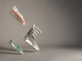 Im Design Café der KPA in Leipzig/Schkeuditz präsentieren zehn Designer ausgewählte Projekte – darunter auch diese Kollektion „FETZEN“ aus recycelten Schuhen von Carla Wirths – sowie Produktideen und Konzepte, die sie mit den Besuchern diskutieren möchten.