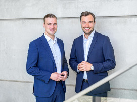 v. l. n. r.: Lukas und Magnus Buske richten Plasmatreat mit einem erweiterten Produktportfolio auf zukünftige Anforderungen der industriellen Oberflächenbehandlung aus.
