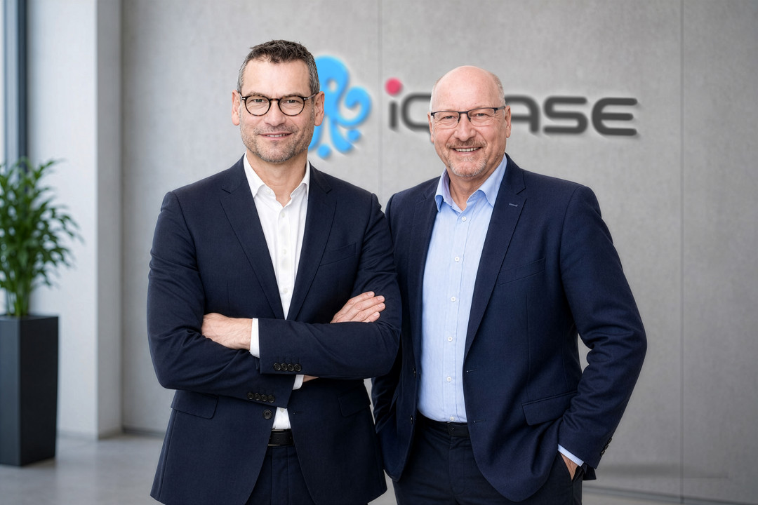 Rüdiger Brockmann und Richard Steinbrecht, Geschäftsführer der iQLASE GmbH - © Blackbird Robotersysteme