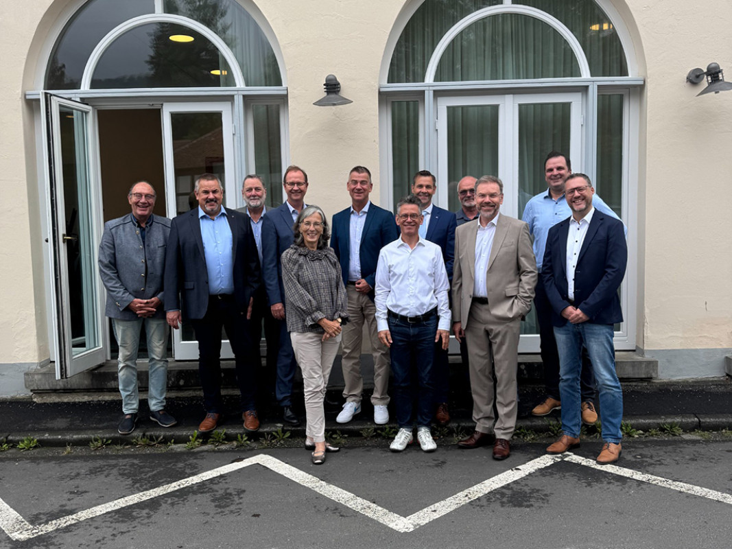 Gruppenfoto der Geschäftsführerkonferenz - © Bundesverband Metall