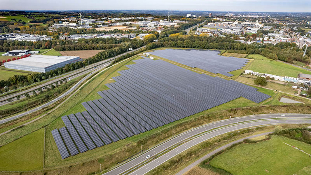 Der Solarpark Kerkrade in der Provinz Limburg. - © RWE