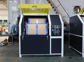 A factory finishing cell, used only to illustrate the production context. It is not a product recommendation and does not establish a performance result.