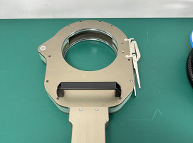 Enclosed orbital welding head (C170, 50.8-168 mm OD). In an enclosed head the joint is surrounded by a gas-filled chamber, which supports OD-side shielding for stainless steel and titanium.