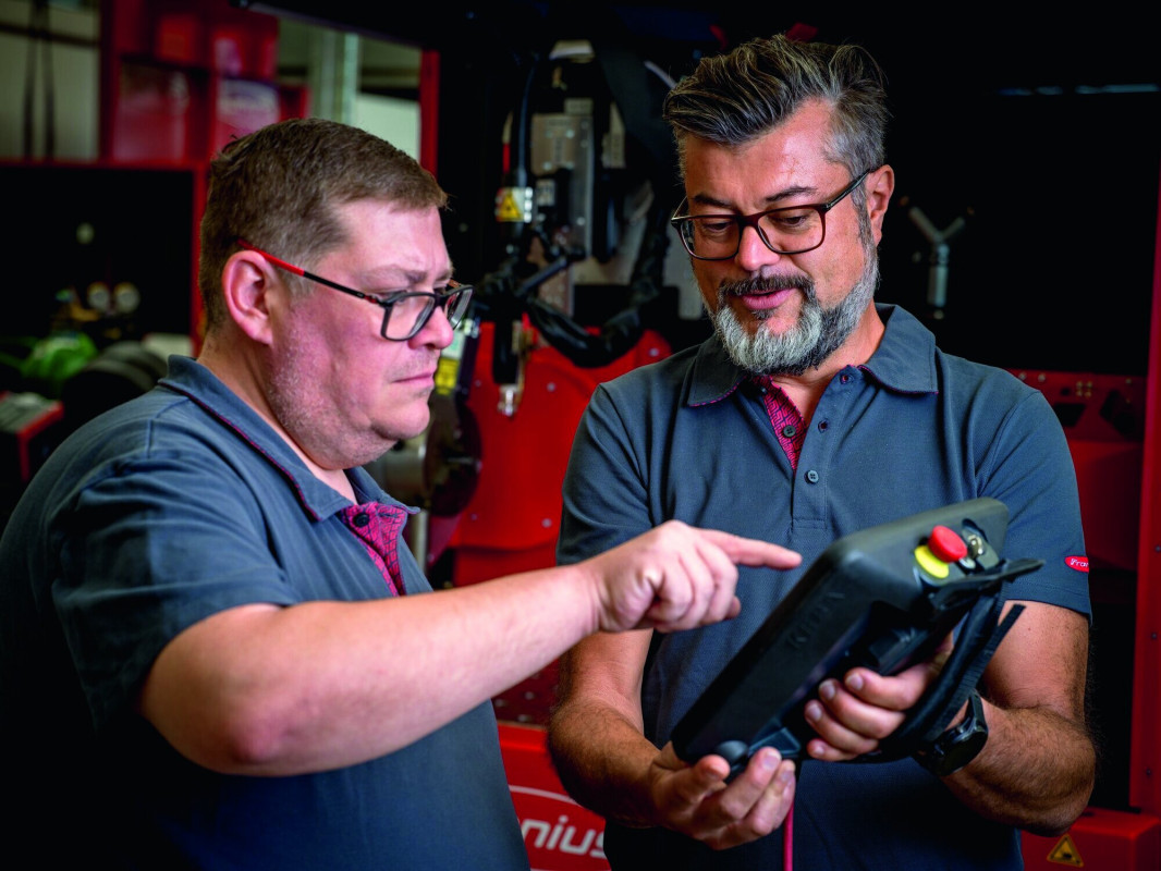 Einfache und intuitive Bedienung ganz ohne Programmierkenntnisse – mit Polaris ist rasch ein geführter Programmablauf erstellt. - © Fronius International GmbH