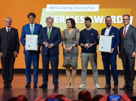 Preisverleihung der Hermes Award 2026: Gewinner 2026 Schaeffler (2.v.l.) und BTRY (2.v.r.).