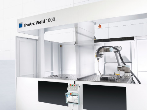 Die TruArc Weld 1000 ist mit zwei Stationen ausgestattet. Die Trennwand lässt sich herunterfahren, sodass die Maschine entweder ein großes oder mehrere kleine Teile bearbeiten kann. / © TRUMPF GmbH & Co. KG