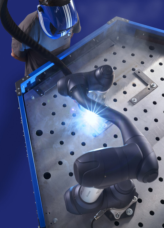 Das neue Cobot Welding System bietet einen einfachen Einstieg  in das automatisierte Schweißen. - © Carl Cloos Schweißtechnik GmbH