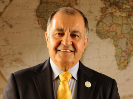 Seifi Ghasemi, Chairman, President und Chief Executive Officer von Air Products
