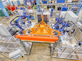 Für einen namhaften Automobilhersteller konzipierte und fertigte DALEX mehrere Roboterschweißanlagen zum Schweißen von Abgasstrangisolierungen. Ein wichtiger Bestandteil der Anlagen, um den Produktionsablauf komplett zu automatisieren, ist die gemeinsam mit KYOKUTOH entwickelte vollautomatische Nacharbeitungseinheit.