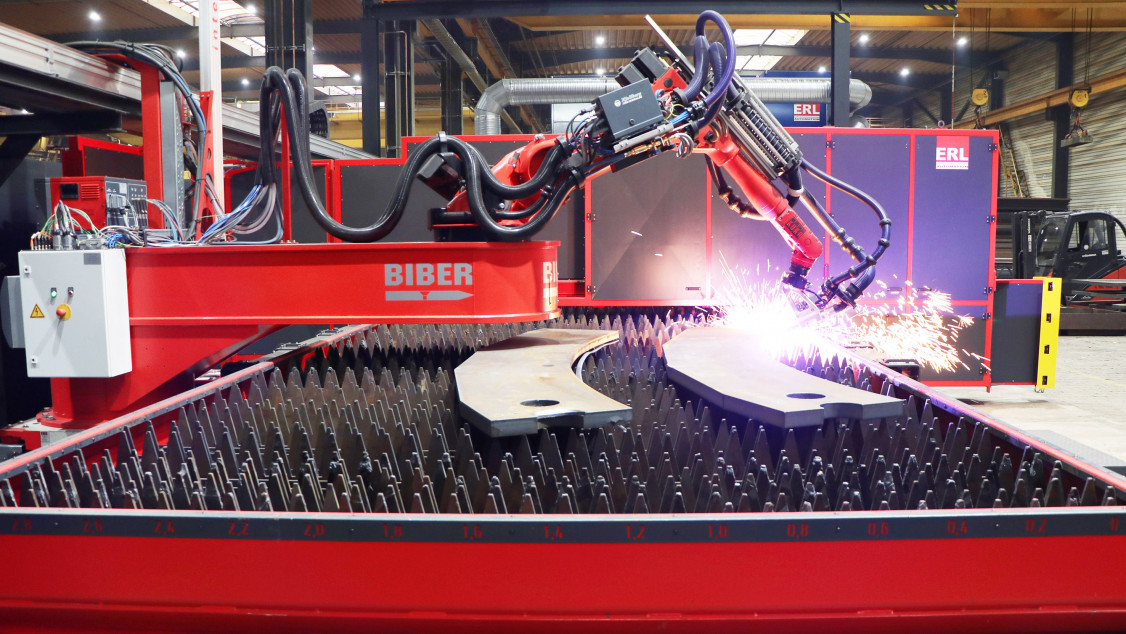 Die Roboterschneidanlage ist mit Plasma- und Autogenwerkzeugen für Schnittlängen von 7 bis 300 Millimeter ausgestattet. - © Erla Automation GmbH
