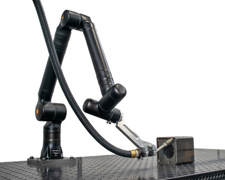Schweißroboter-Komplettsystem mit 7-Achsen-Cobot / © Merkle / Kassow Robots