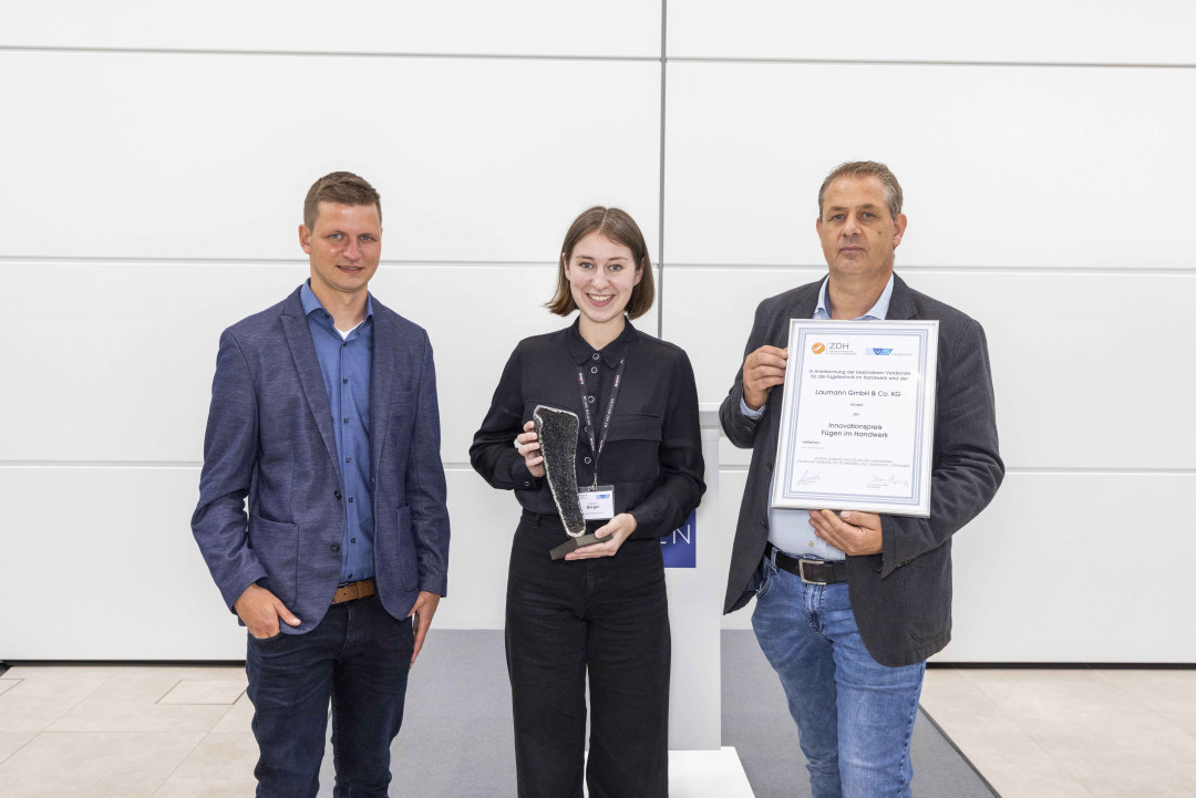 Das Familienunternehmen Laumann GmbH & Co. KG aus Hörstel/Münsterland freut sich über den Innovationspreis „Fügen im Handwerk“. - © Lichtschacht