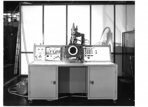 1952 baute er die erste Elektronenstrahlmaschine ... / © Steigerwald Strahltechnik GmbH