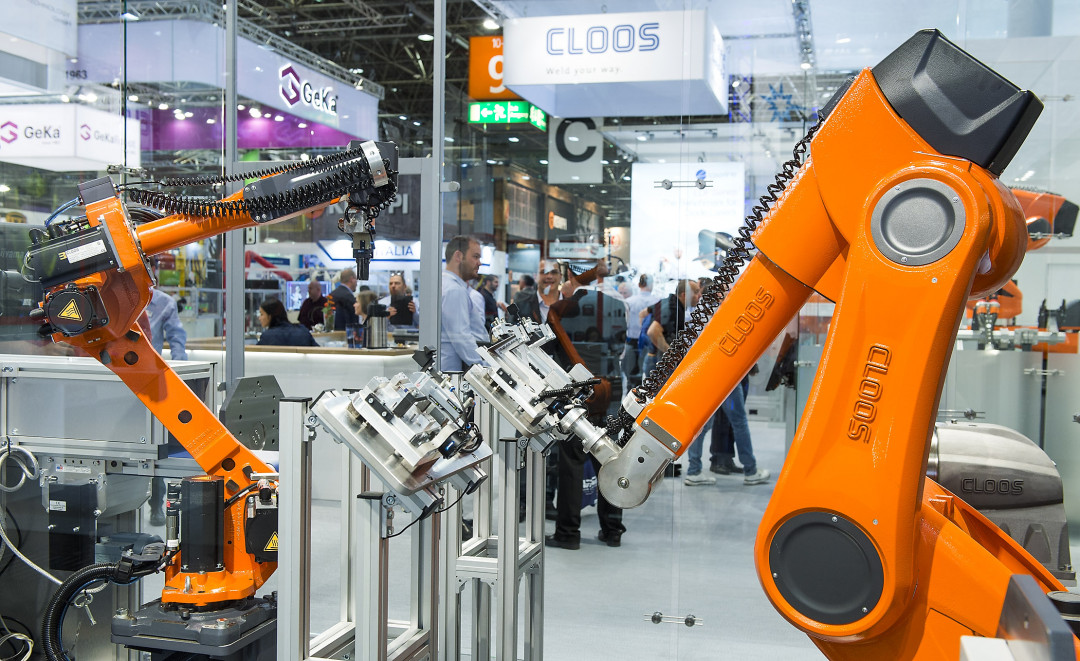 Impressionen der SCHWEISSEN UND SCHNEIDEN 2017:  Roboter Handling am Messestand der Firma Cloos - © MESSE ESSEN GmbH, 45001 Essen, Germany