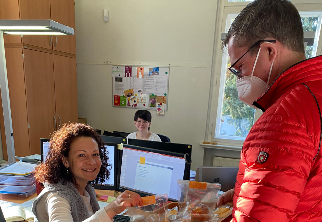 PM-100-Jahre-Kjellberg-Übergabe-Geburtstagskuchen_edited